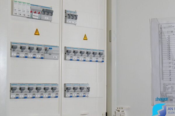 Elektrijuhtmestiku paigaldamine.